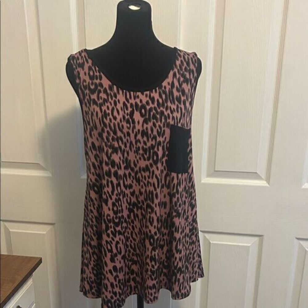 Be Stage Large Black Sleeveless Top with Pocket Detail   A